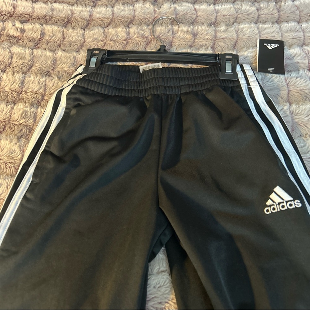 New Boy Adidas Activewear Size small or 8 - Picture 6 of 8